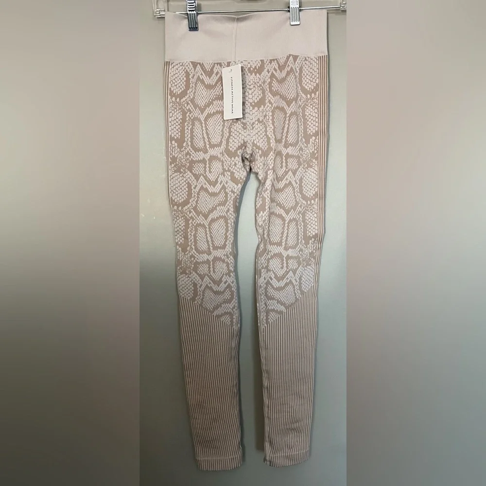 NEW Yoga Set- Matching Bra and Leggings - Picture 10 of 12